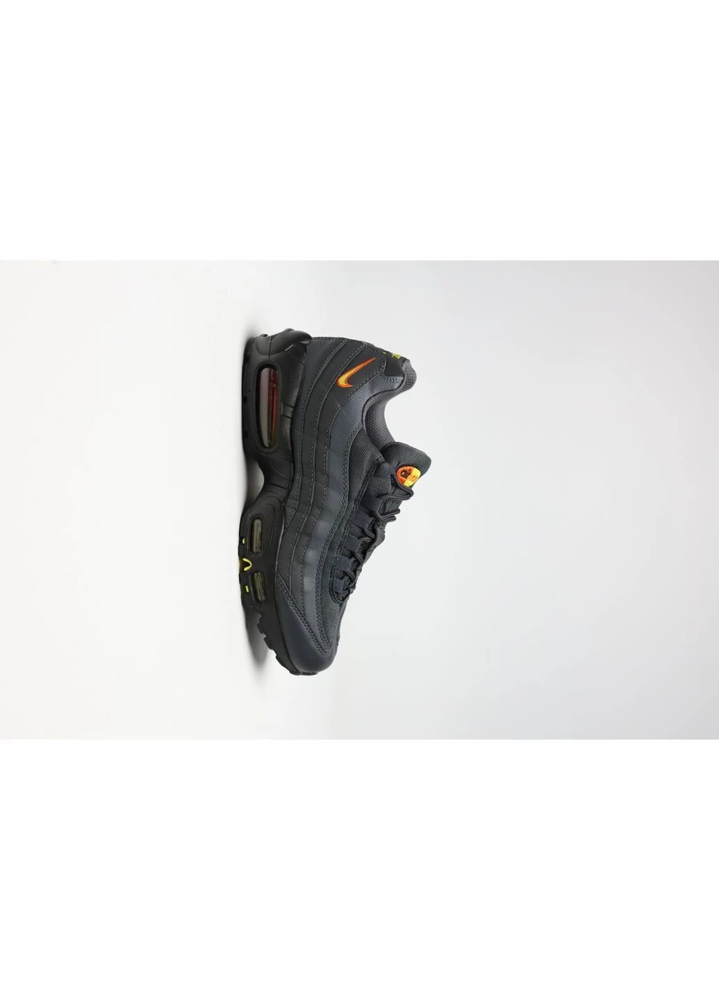 Оранжевые демисезонные кроссовки мужские nike air max 95 anthracite safety orange найк аир макс 95 оранжевые No Brand
