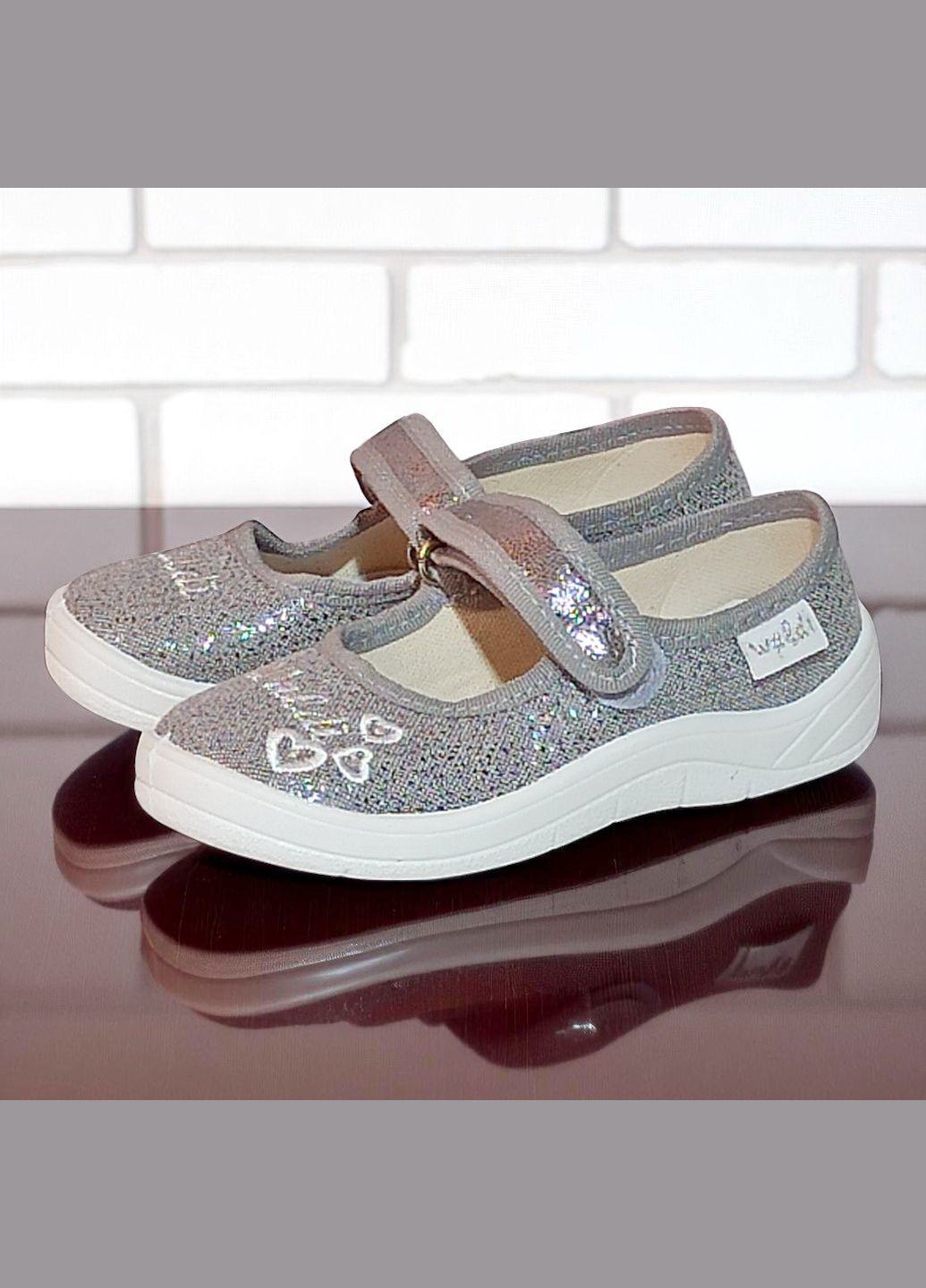 Серебристые ортопедические тапочки для девочки с липучками сменка в сад Waldi со стразами, с вышивкой