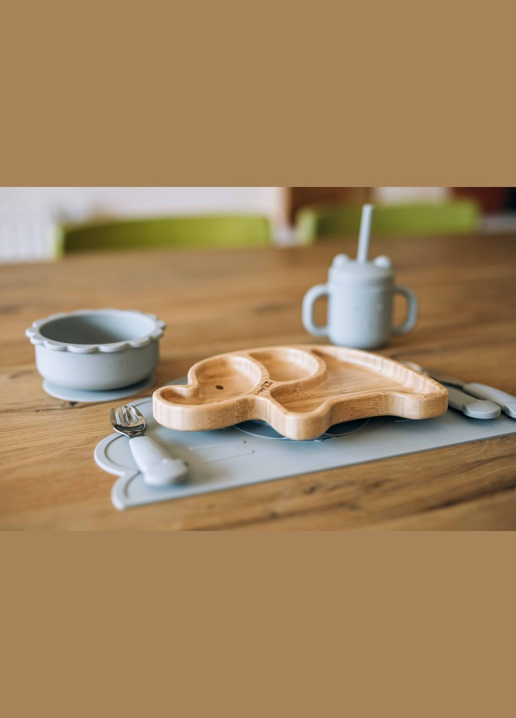 Силиконовый коврик для кормления ребенка Lion FreeOn (308073029)