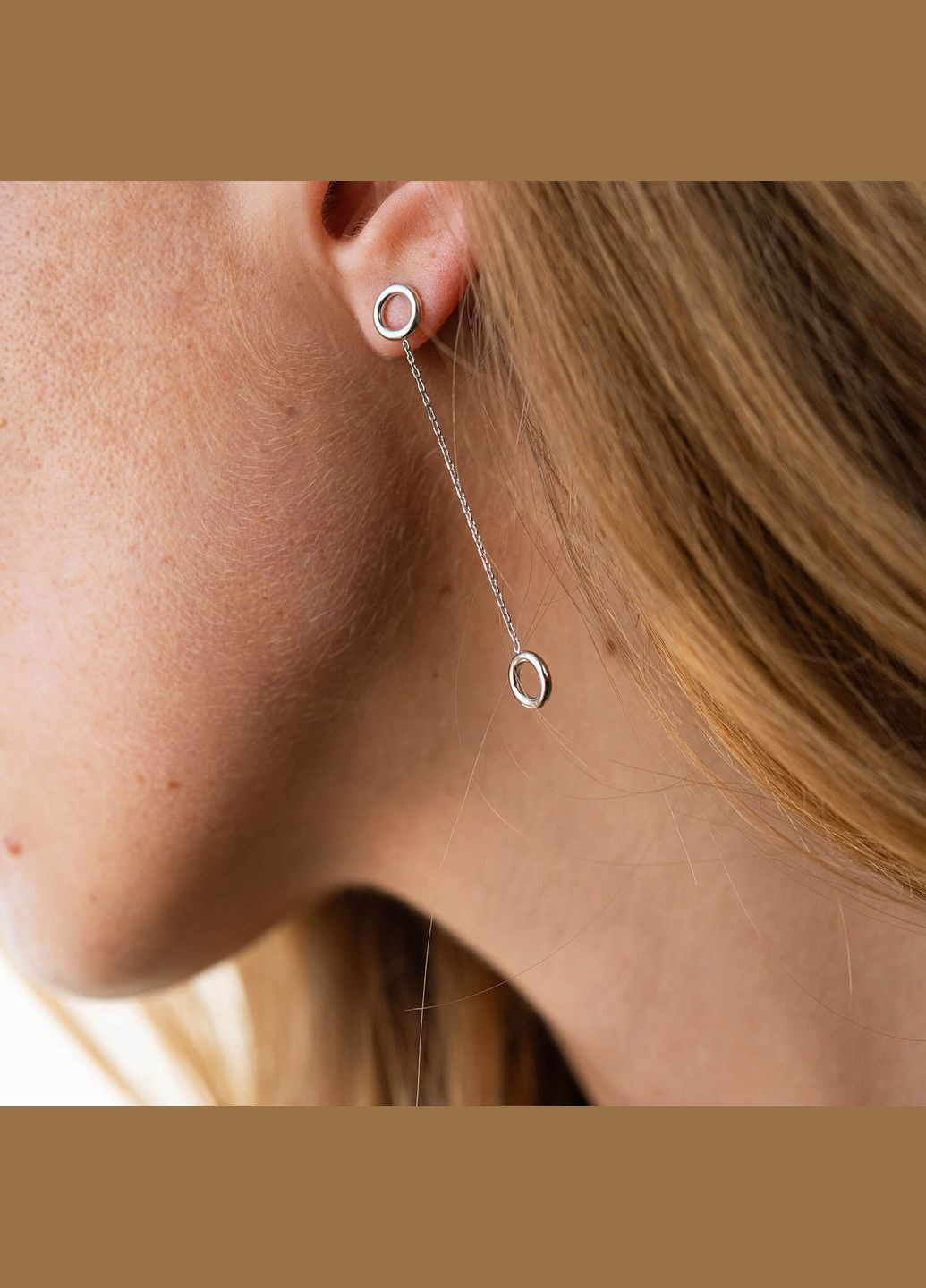 Сережки Кружечки на ланцюжку в білому золоті с07276 Oniks (264644162)