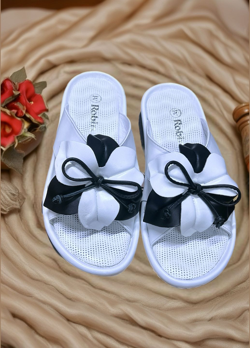 Белые женские шлепанцы No Brand