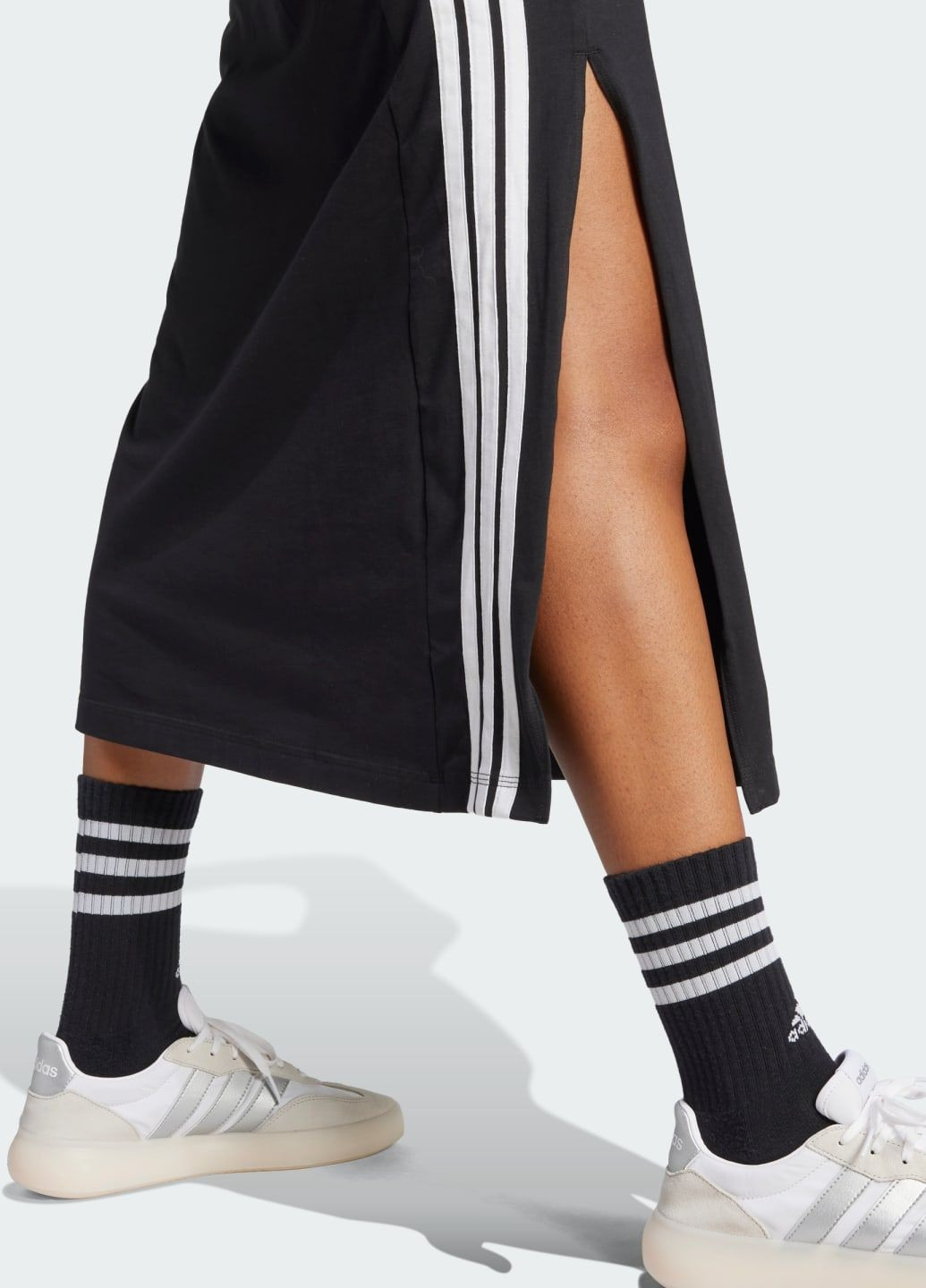 Чорна спортивна сукня essentials 3-stripes long racerback adidas з логотипом