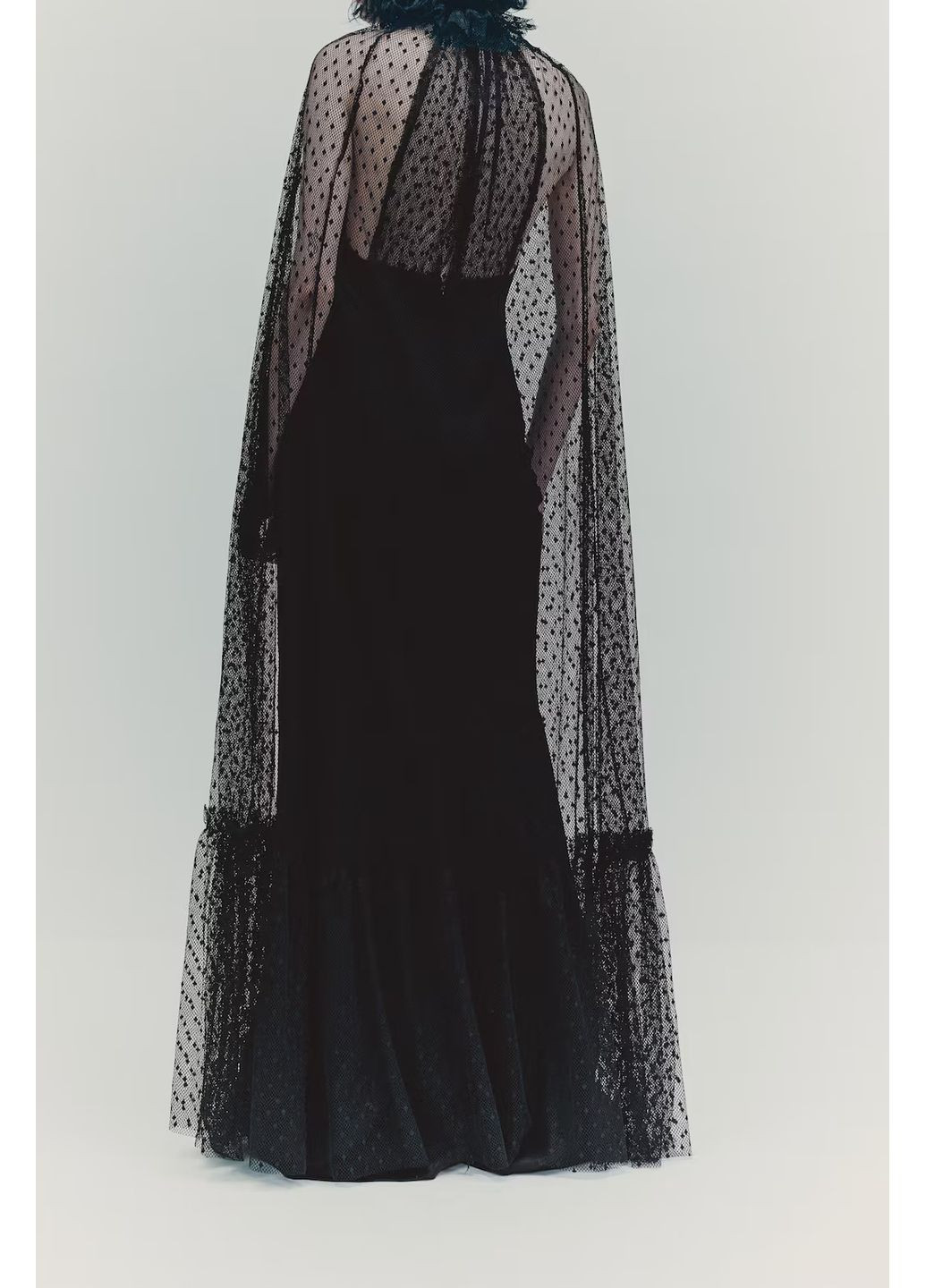 Черное коктейльное платье H&M однотонное