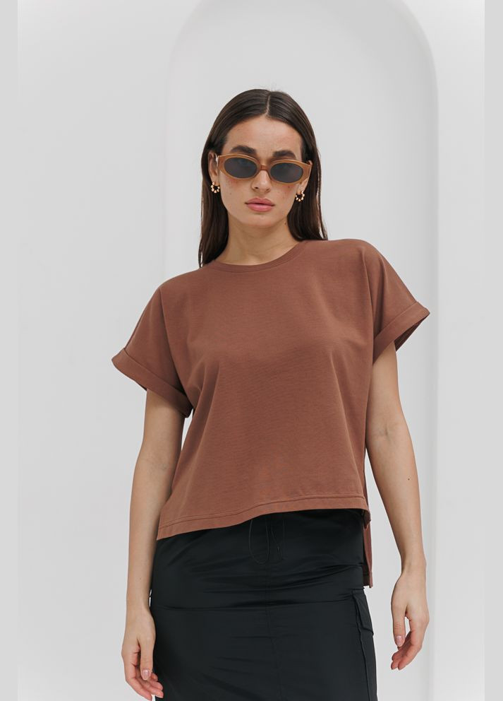 Коричневая женская футболка оверсайз коричневая с удлиненной спинкой Arjen