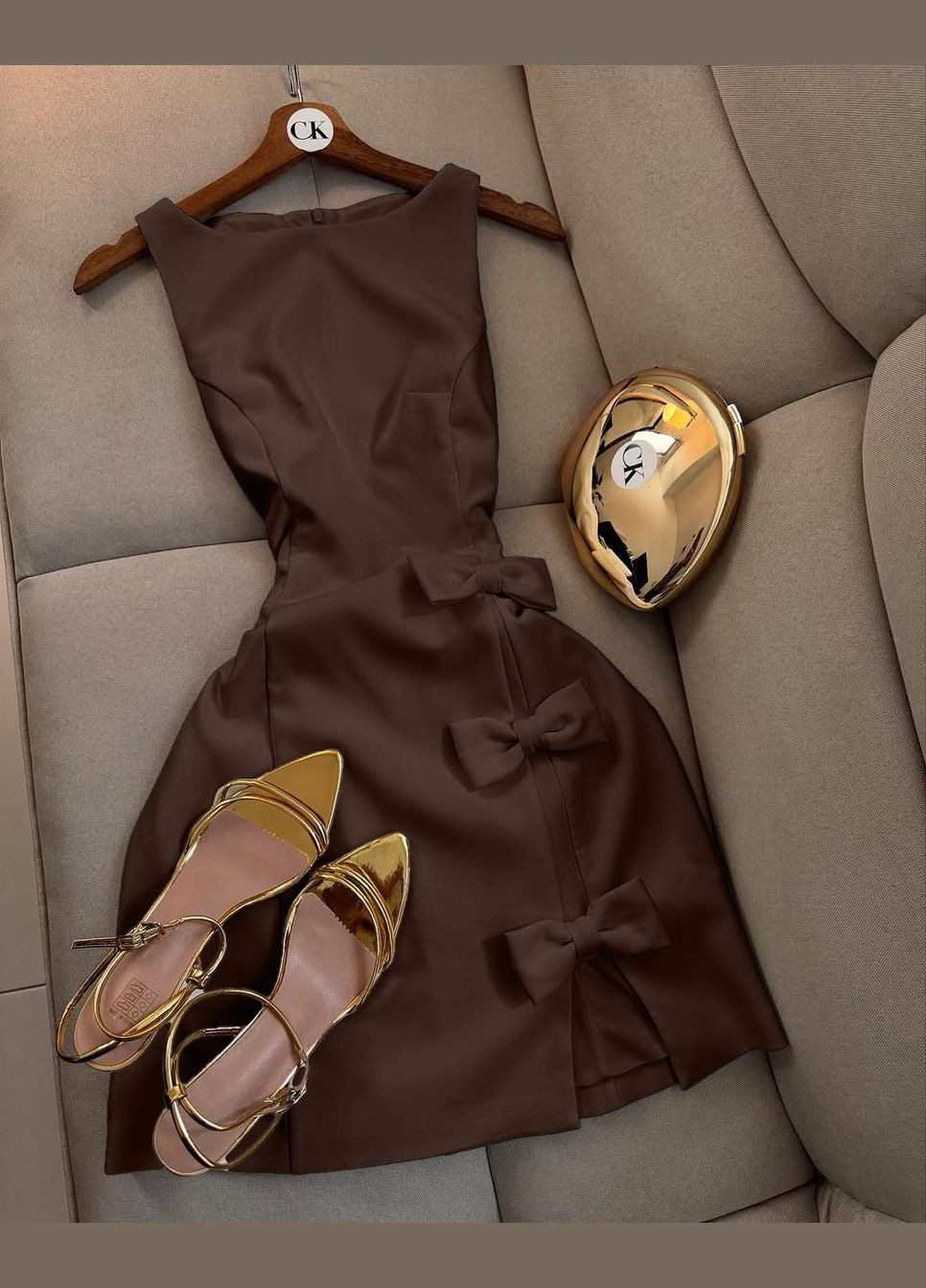 Коричнева жіноча сукня з вишуканими бантиками No Brand