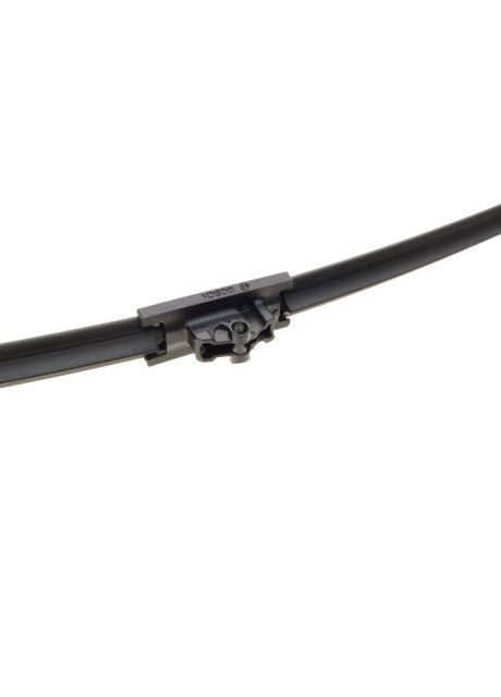 Щитка стеклоочистителя (530mm) Audi A6/VW Passat/Golf IV 97- (Универсальная) 3 397 006 948 RU63 Bosch (366175021)