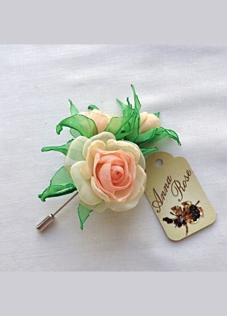 Бутоньєрка весільна ручної роботи на піджак або плаття "Троянди персикові" No Brand (349843350)