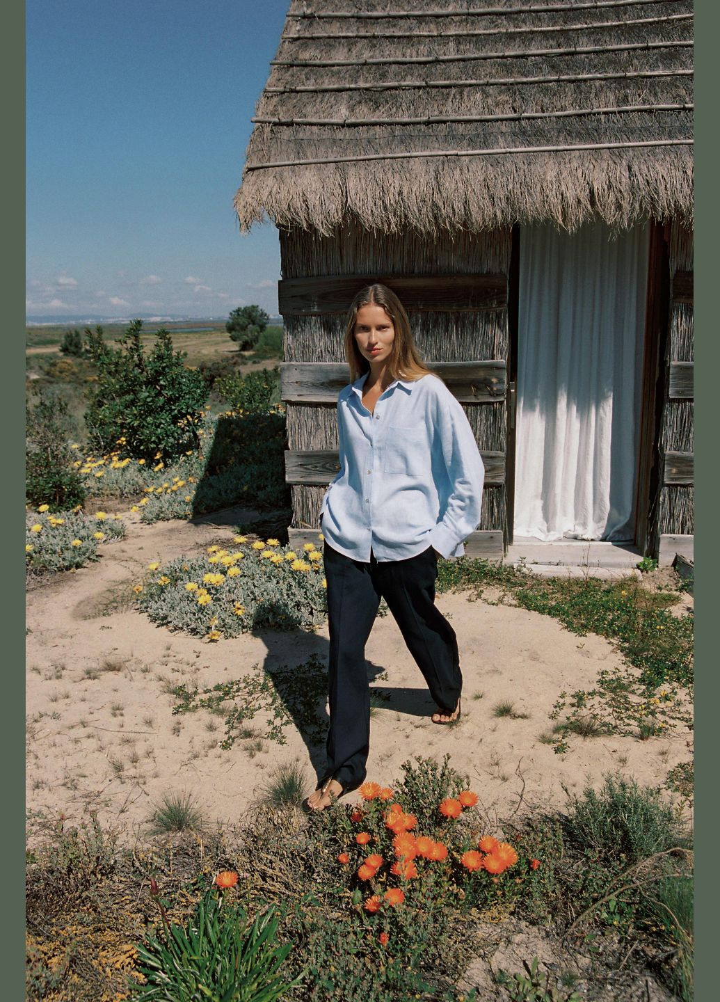 Блакитна лляна сорочка оверсайз Zara