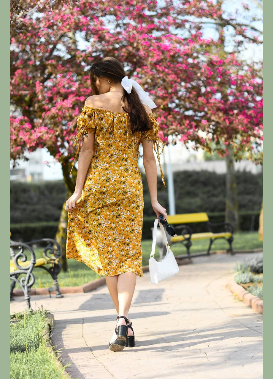 Жовтий красива довга літня сукня з софту в квітковому принті, жовта сукня без рукава і з відкритим декольте No Brand