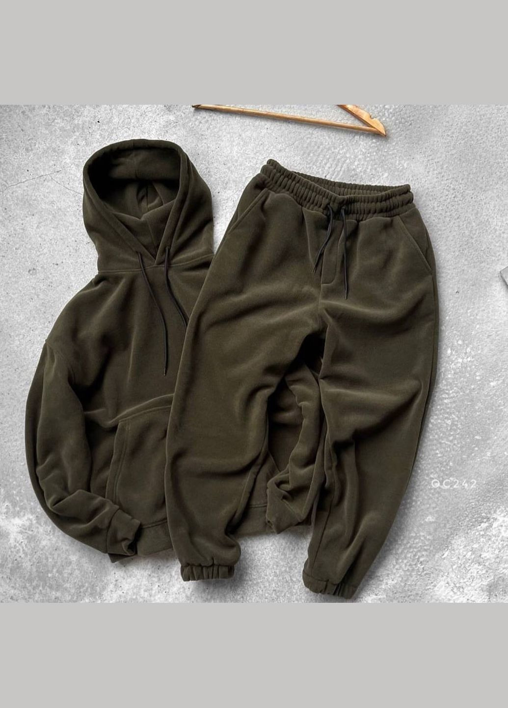 Оливковый (хаки) зимний мужской спортивный костюм на флисе No Brand