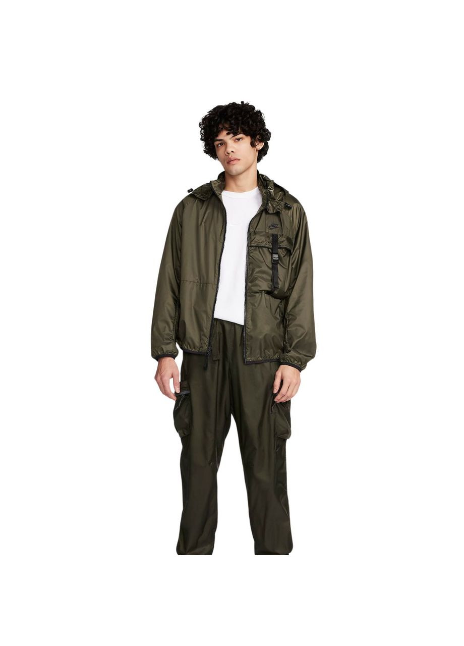 Зелена демісезонна куртка чоловіча sportswear tech woven fb7903-325 Nike