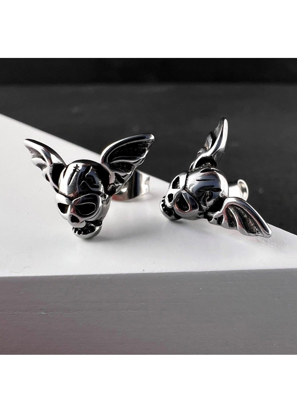 Готичні панк сережки у вигляді черепа із медичної сталі ES-070 No Brand (299330435)