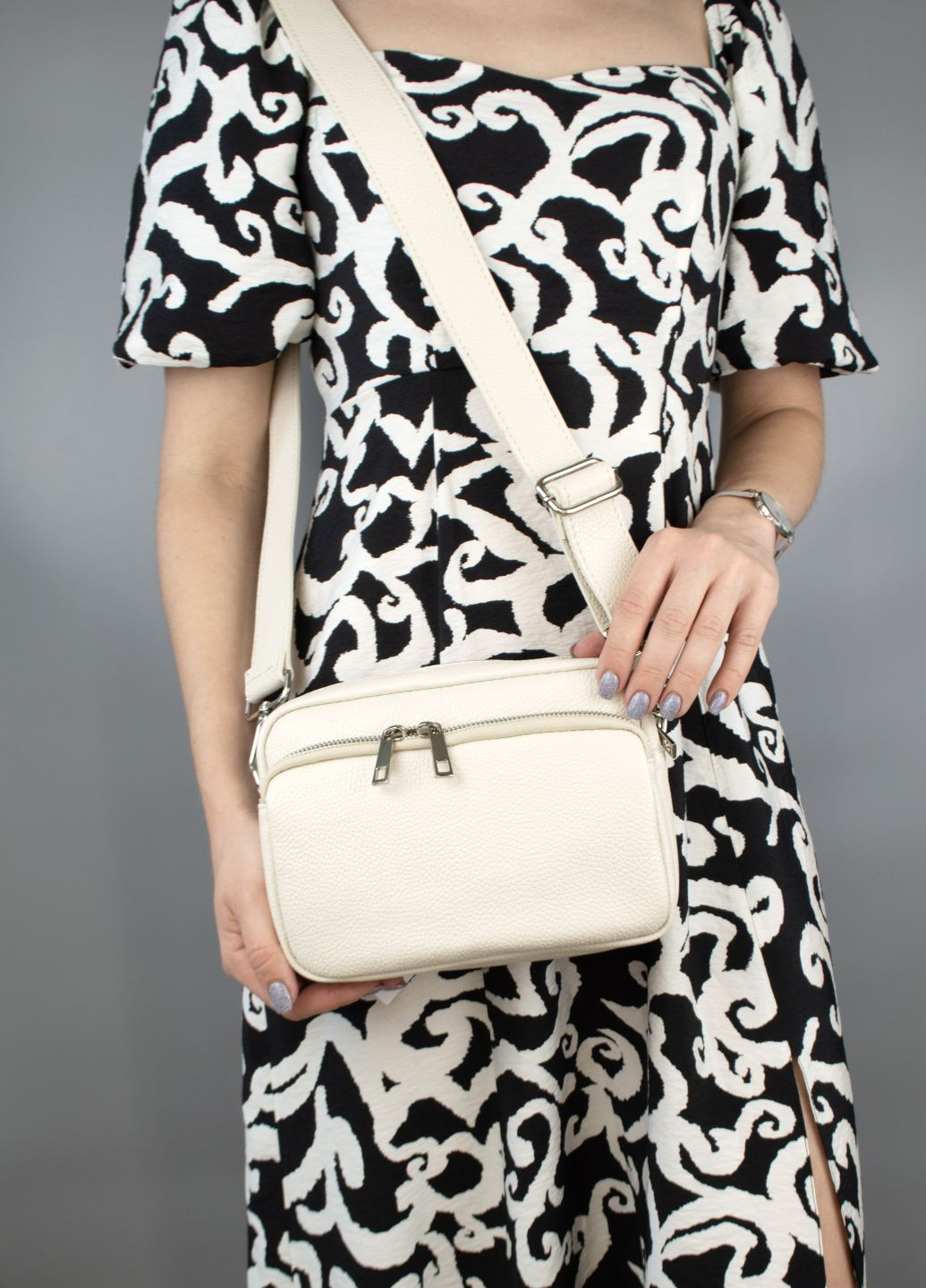 Сумка жіноча шкіряна через плече 03283 на 2 відділи бежева Virginia Conti (300286962)