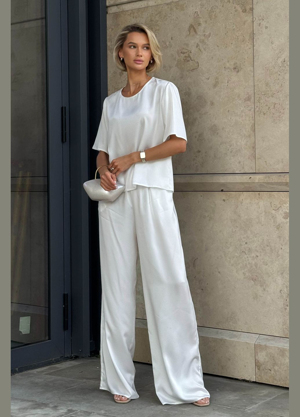 Белая стильная блузка с коротким рукавом белого цвета Jadone Fashion