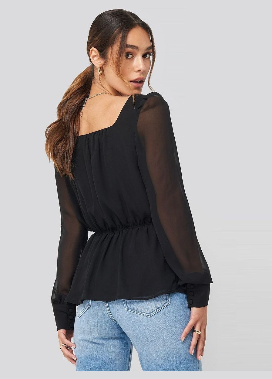 Чорна блузка NA-KD