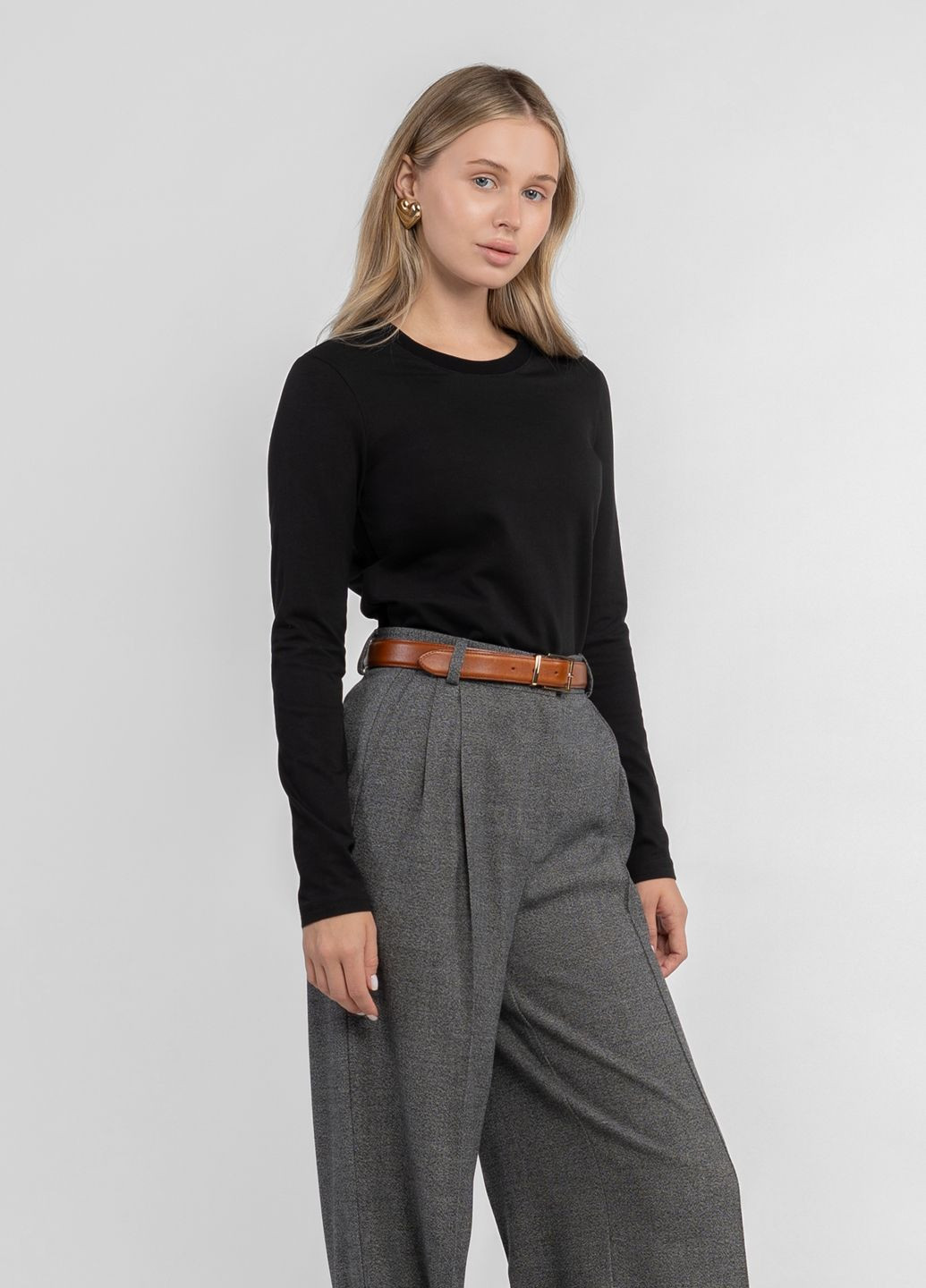 Лонгслив женский W17.03.02.530 черный из тонкого джерси Arber (361109160)