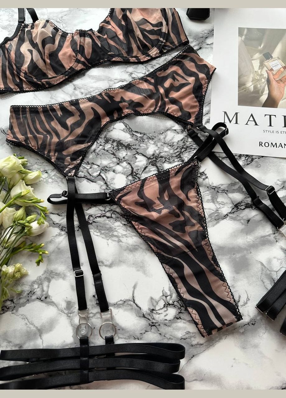 Чорний комплект жіночої білизни з поясом і гартерами Simply sexy