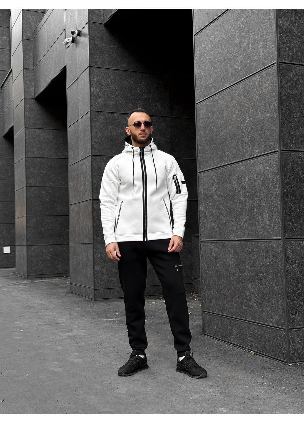 Зимовий спортивний костюм з начосом молочна кофта на змійці+ чорні штани Grand No Brand (365769355)