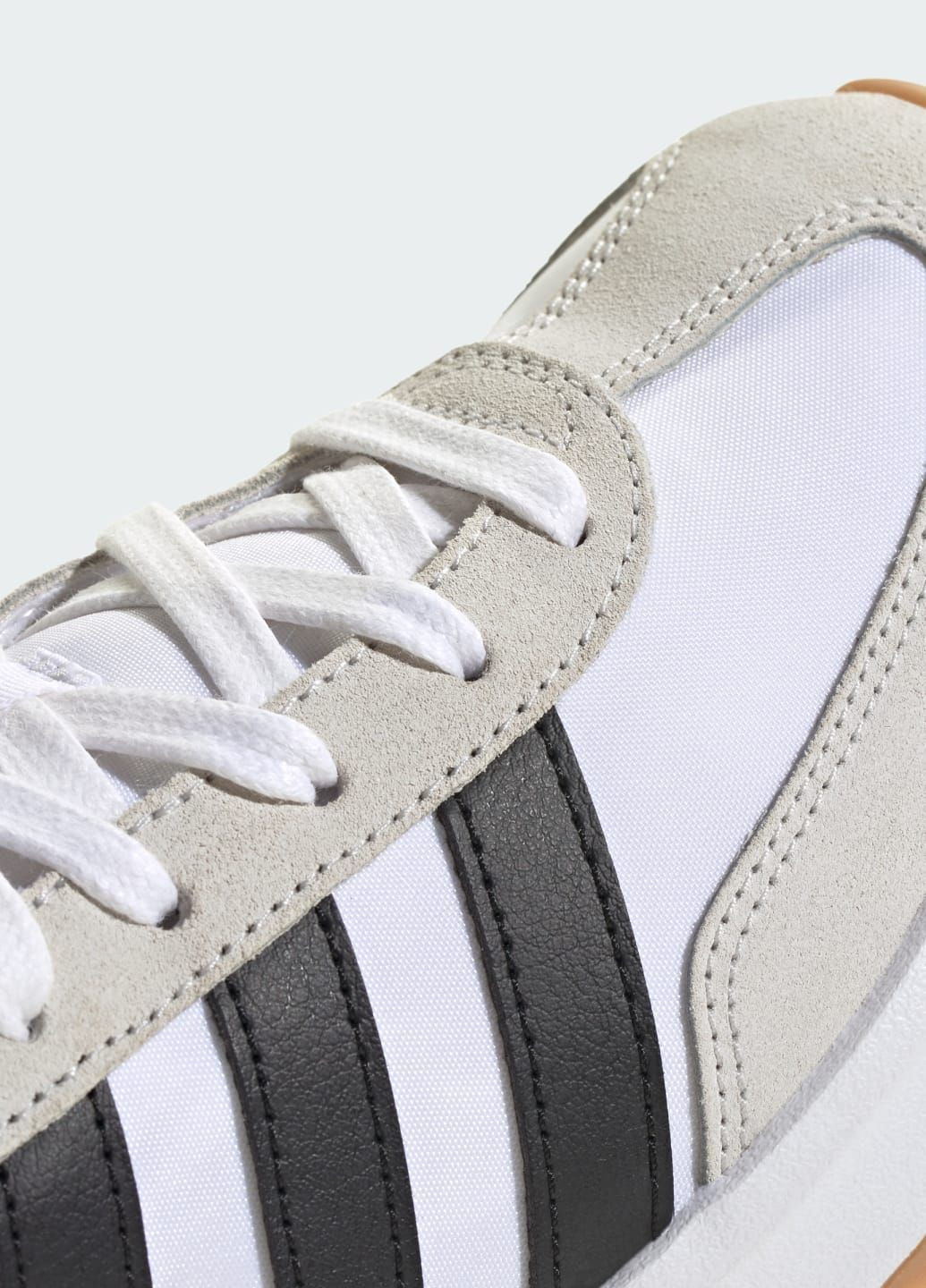 Кросівки Run 72 adidas білі всесезони (305843263)