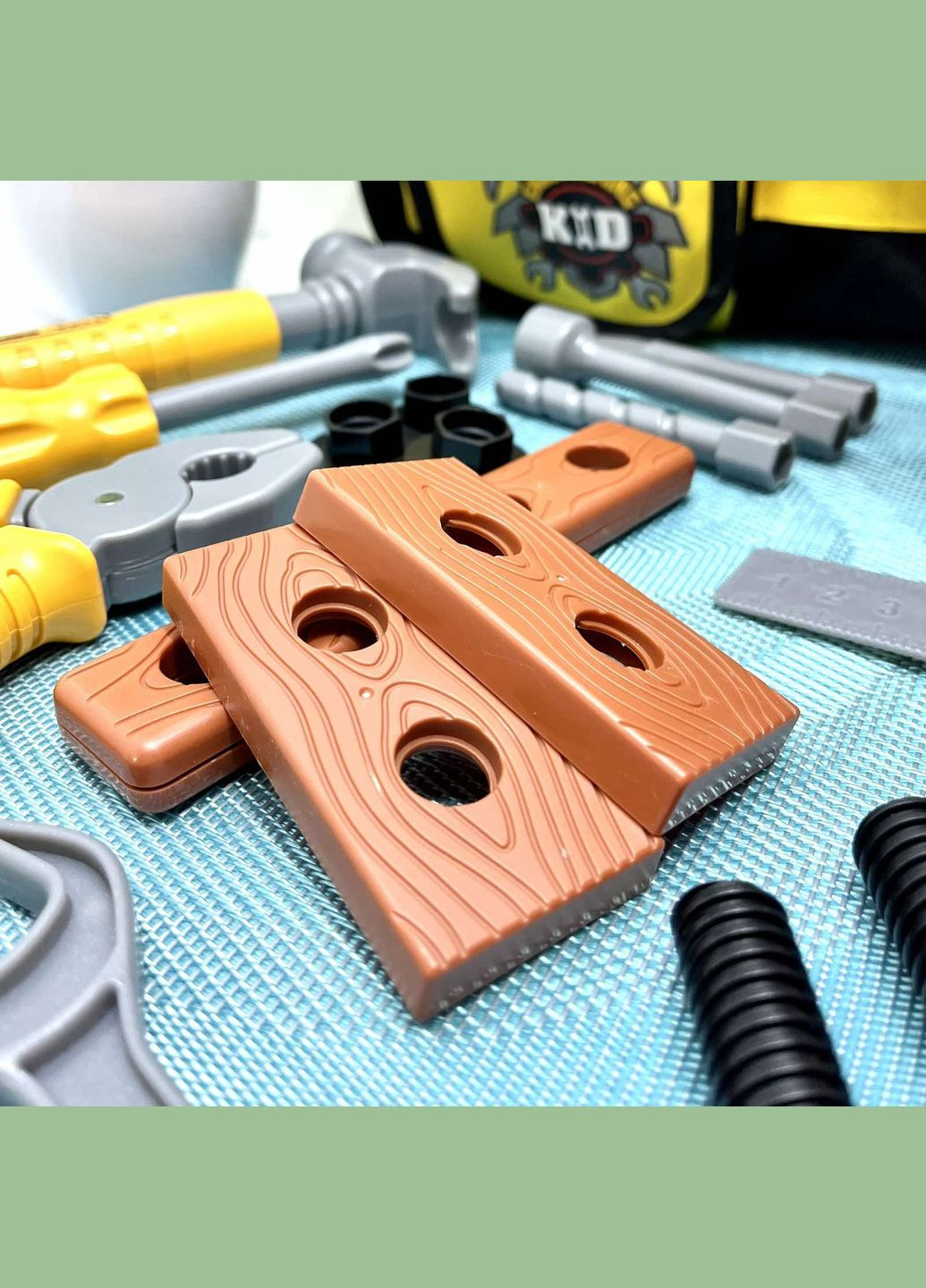 Набор инструментов шуруповерт молоток гайки отвертка в чемоданчике (T013) Bambi (305575811)