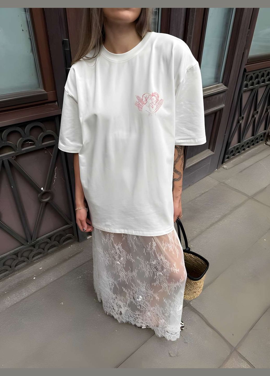 Женская качественная нежная хлопковая футболка оверсайз с принтом ангел купидон one size хлопок белый Україна - (339402855)