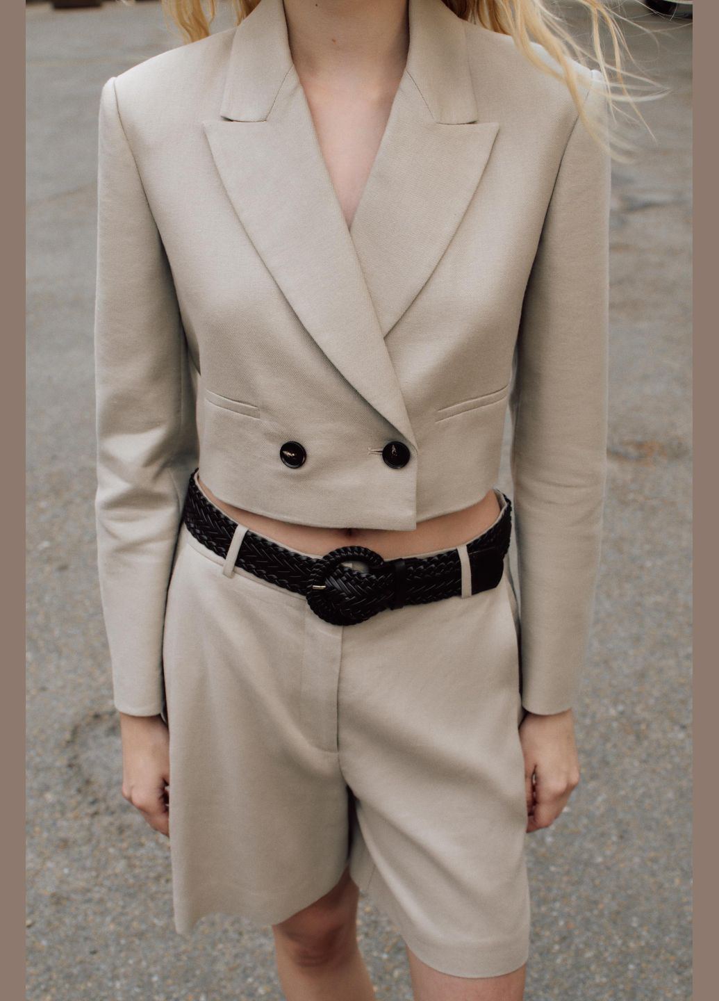 Песочный женский двобортный кроп жакет Zara - летний