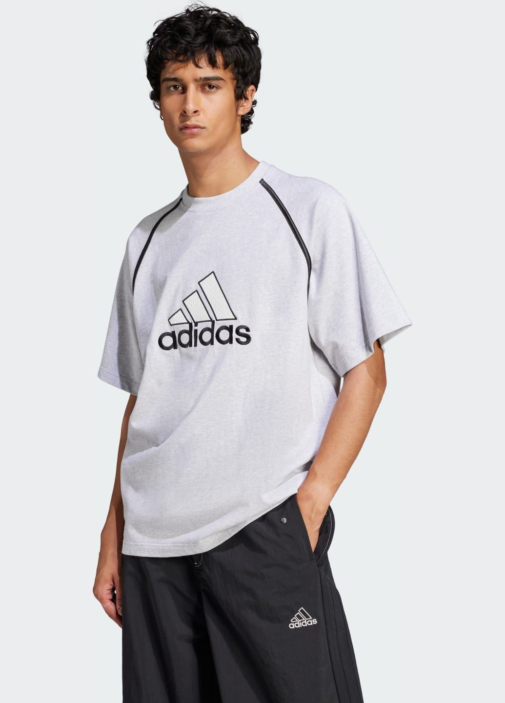 Сіра футболка badge of sport adidas