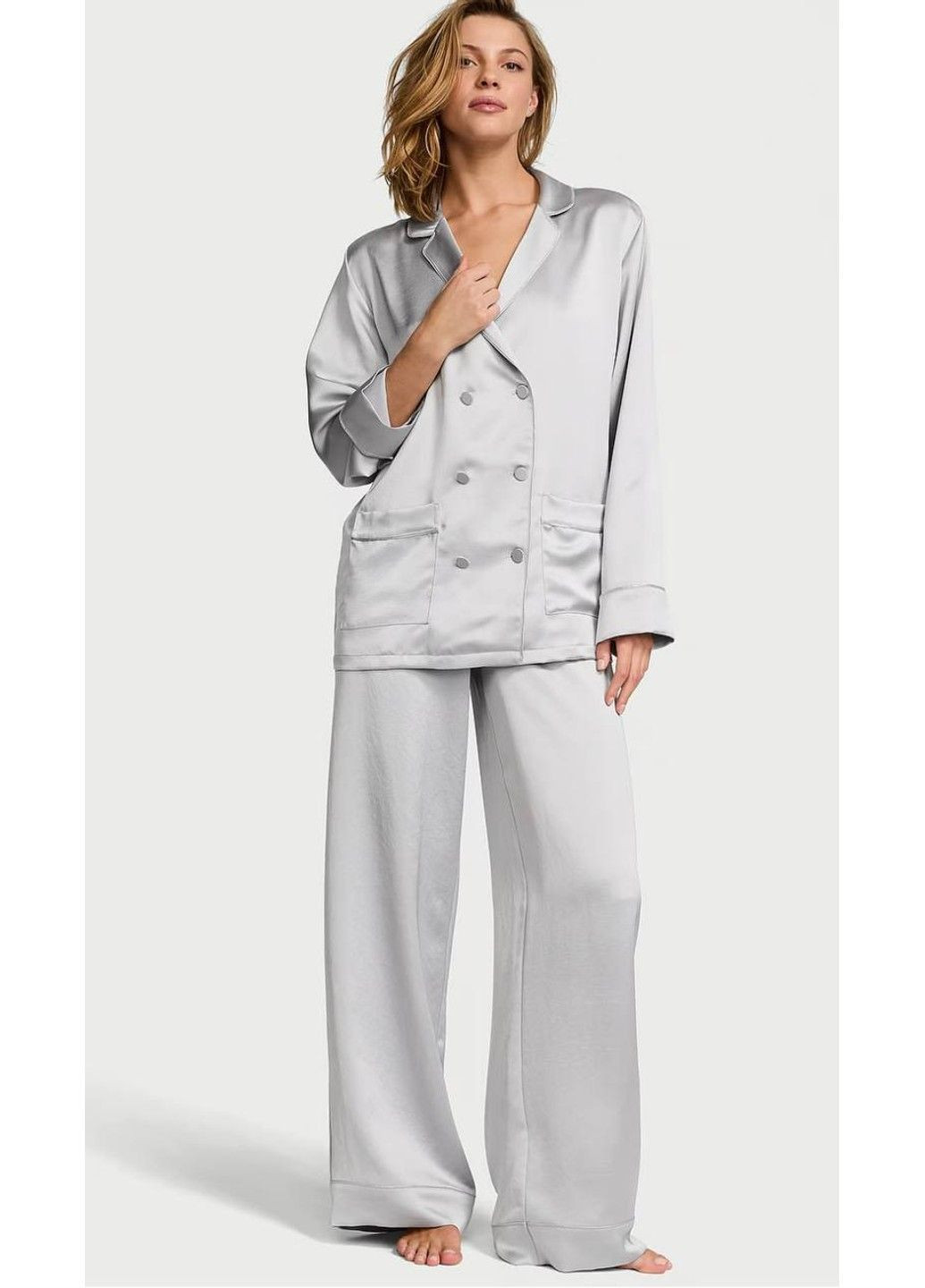 Серая всесезон пижама сатиновая luxe satin double-breasted long pajama set gray Victoria's Secret