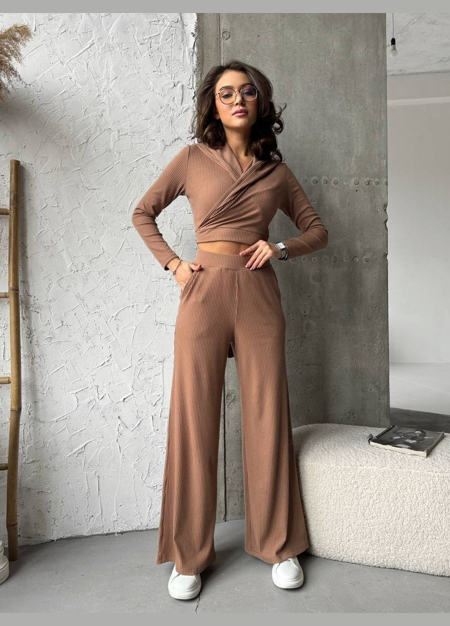 Прогулянковий жіночий костюм у рубчик Fashion (321973640)