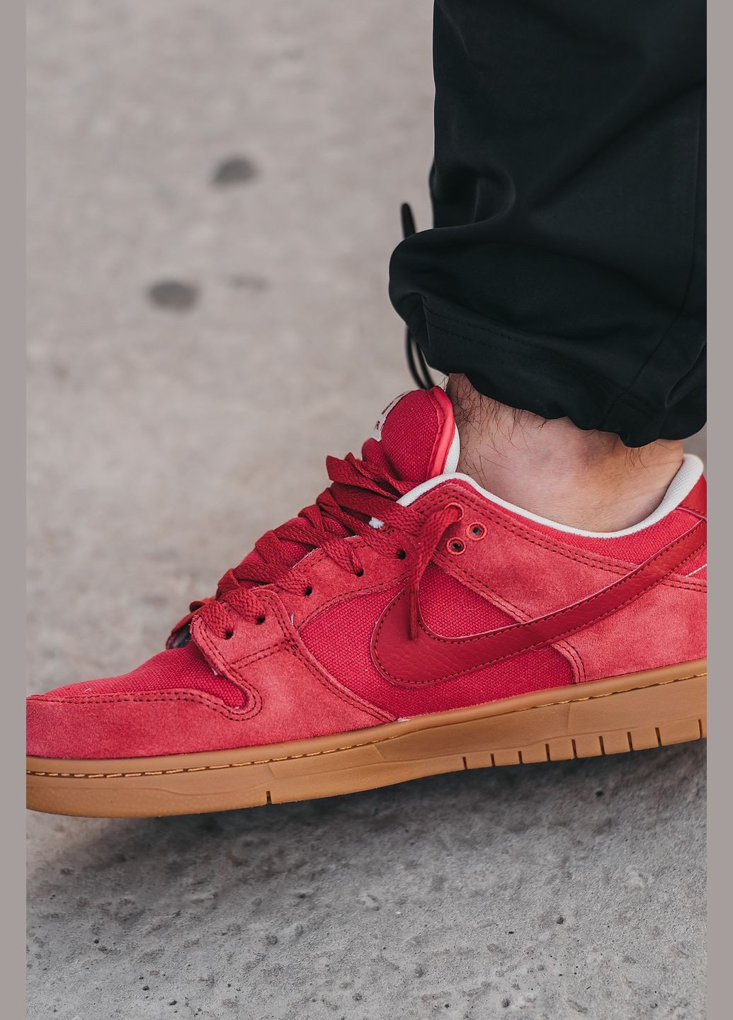 Красные демисезонные кроссовки мужские nike sb dunk low red | найк сб данк низкие красные красные No Brand