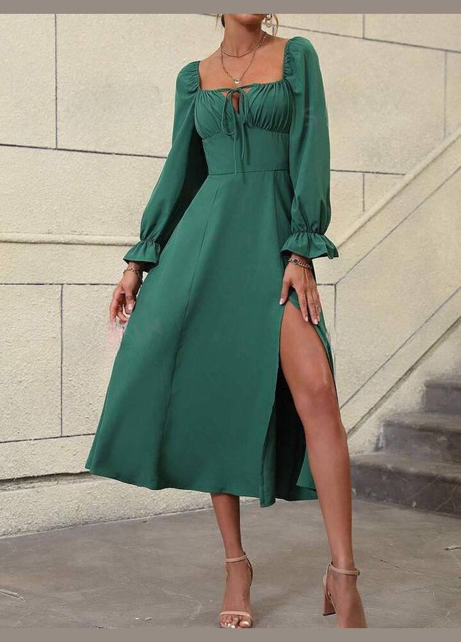 Зелена красива однотонна сукня в зеленому кольорі з вирізом на стегні та відкритому декольті, якісна літня сукня із софту. No Brand