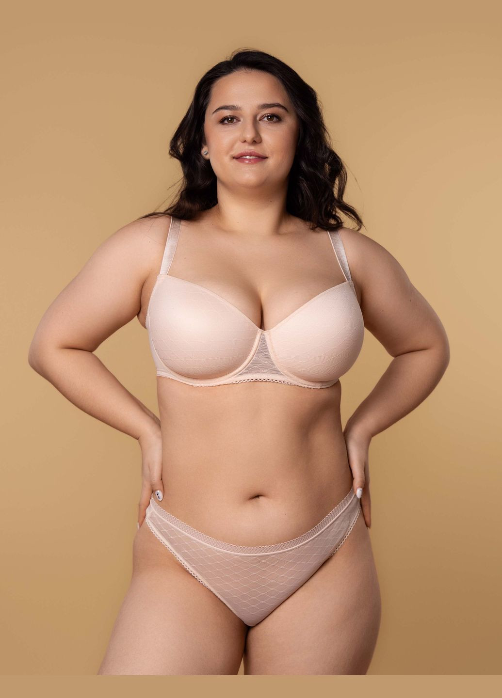 Трусики стринги Симпли SLZ27502002 бисквит средняя посадка Brabrabra Сімпли (327415249)