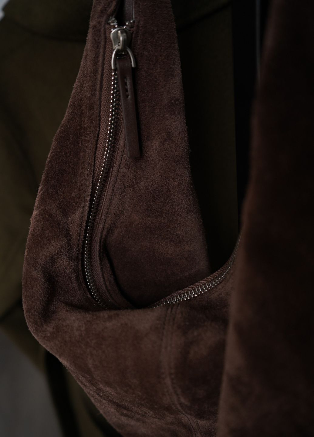 Стильная замшевая сумка-хобо из натуральной кожи One (368791444)