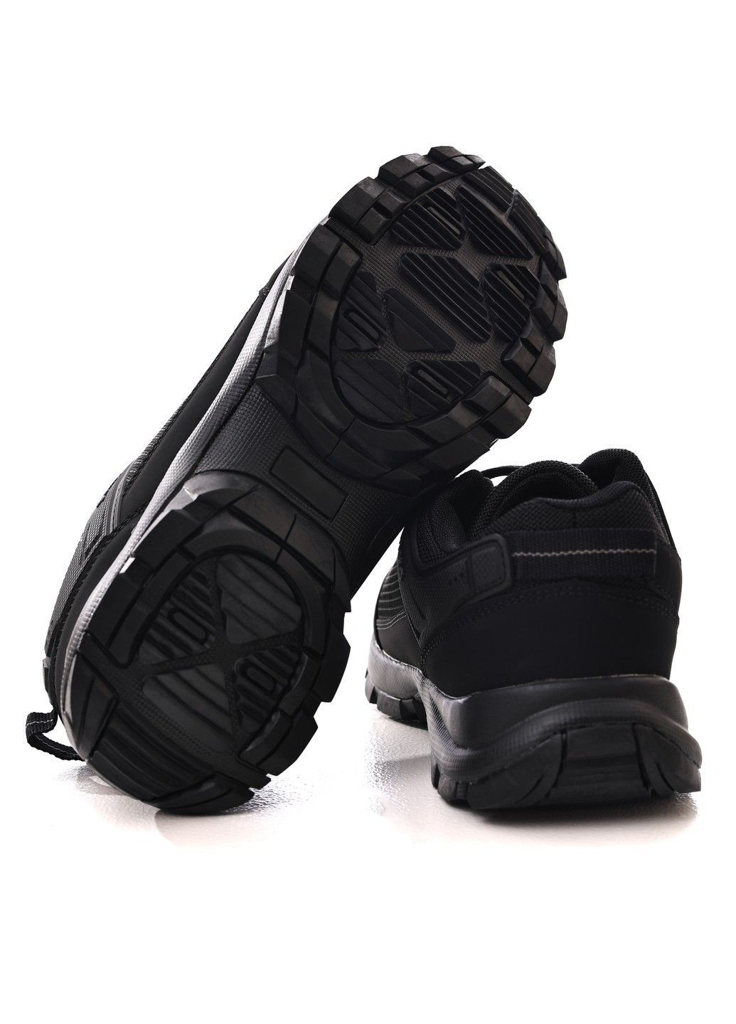 Черные кроссовки мужские SANOTA