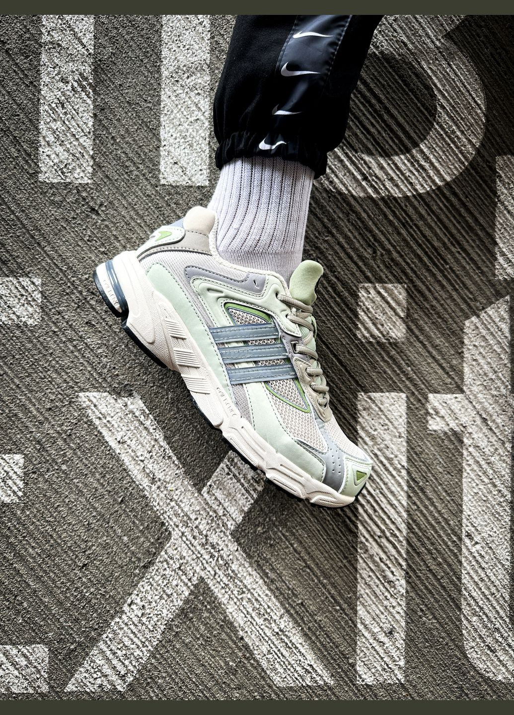 Бежеві всесезон кросівки чоловічі adidas response x bad bunny cream beige grey | адідас респонс бежеві сірі No Brand
