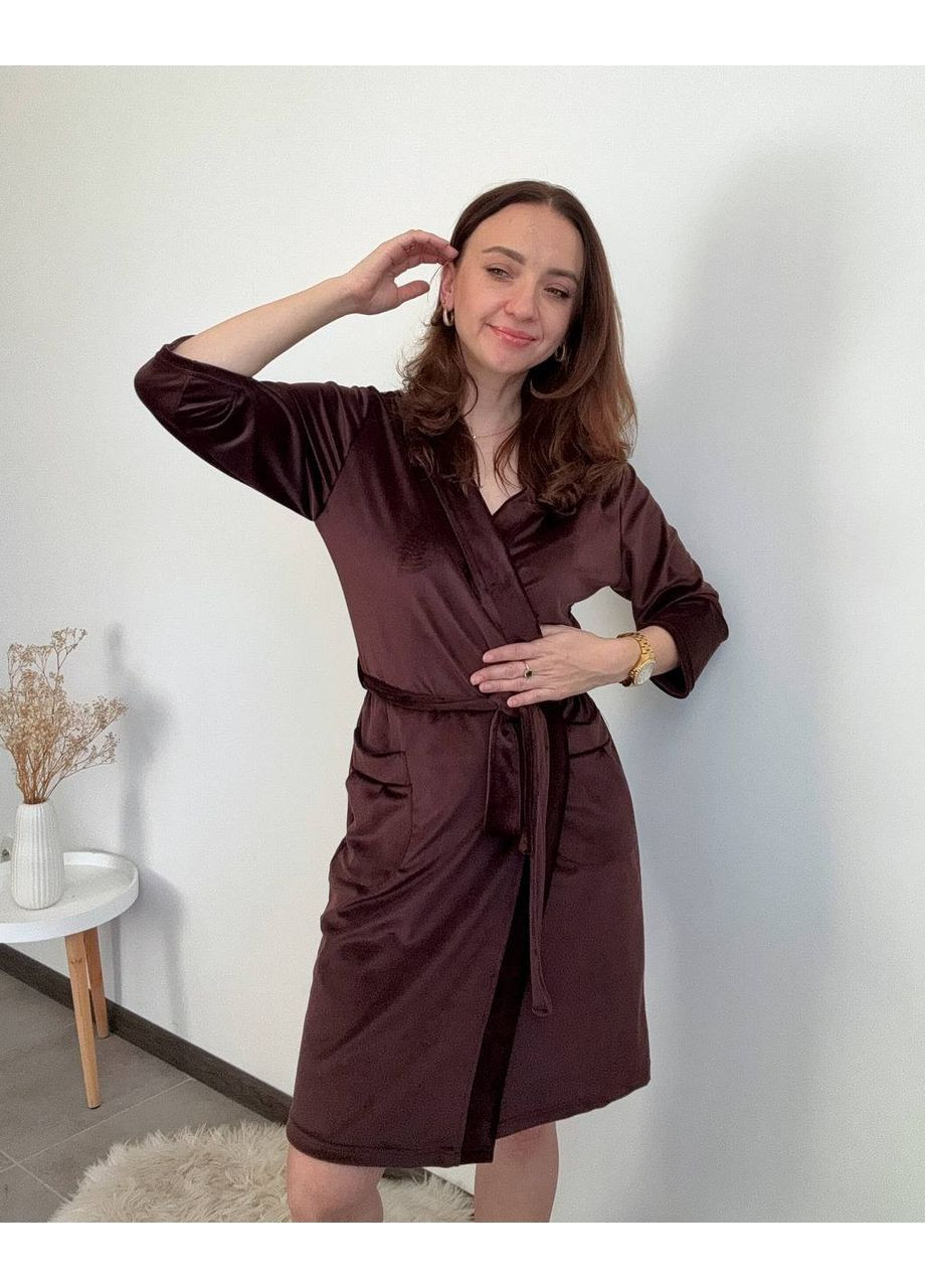 Комфортный велюровый халатик шоколадного цвета на запах No Brand (369501705)