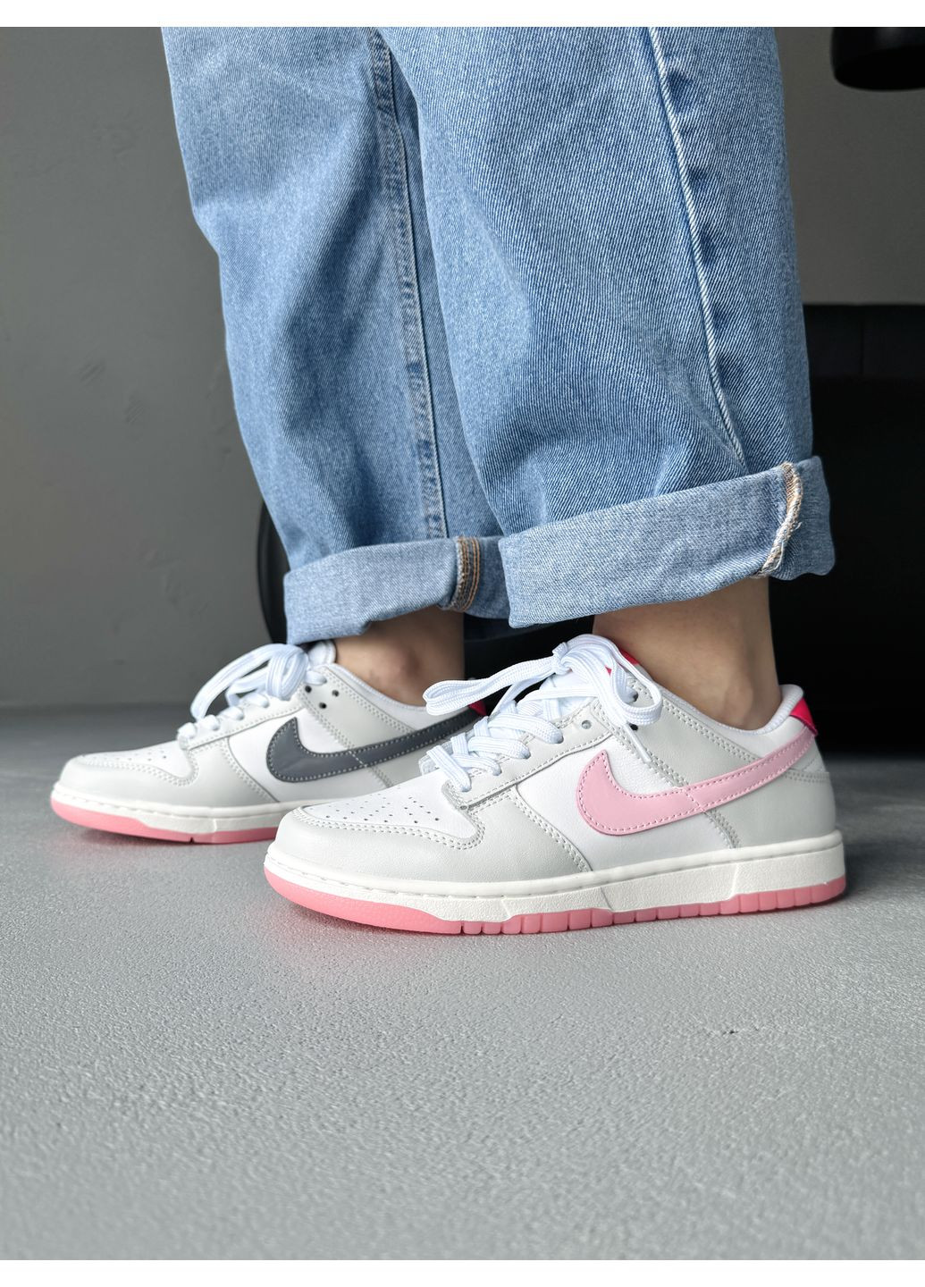 КРОСІВКИ ЖІНОЧІ NIKE SB DUNK LOW GREY / WHITE / PINK НАЙК СБ ДАНК No Brand рожеві демісезони (368855030)