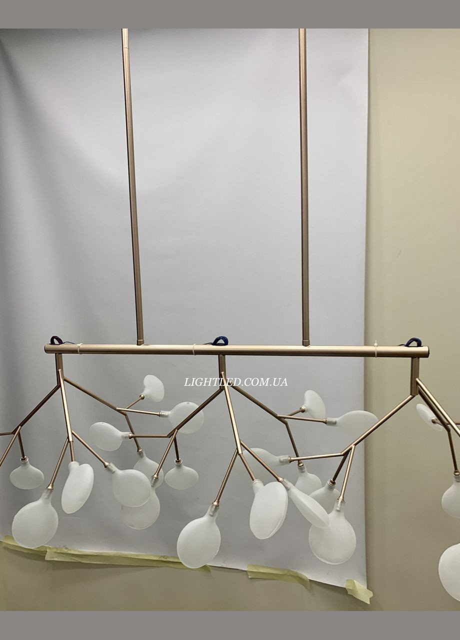 Рожево-золота люстра з білими пелюстками на 27 ламп Petals (918-LP264-27 RS+WH) No Brand (370069544)