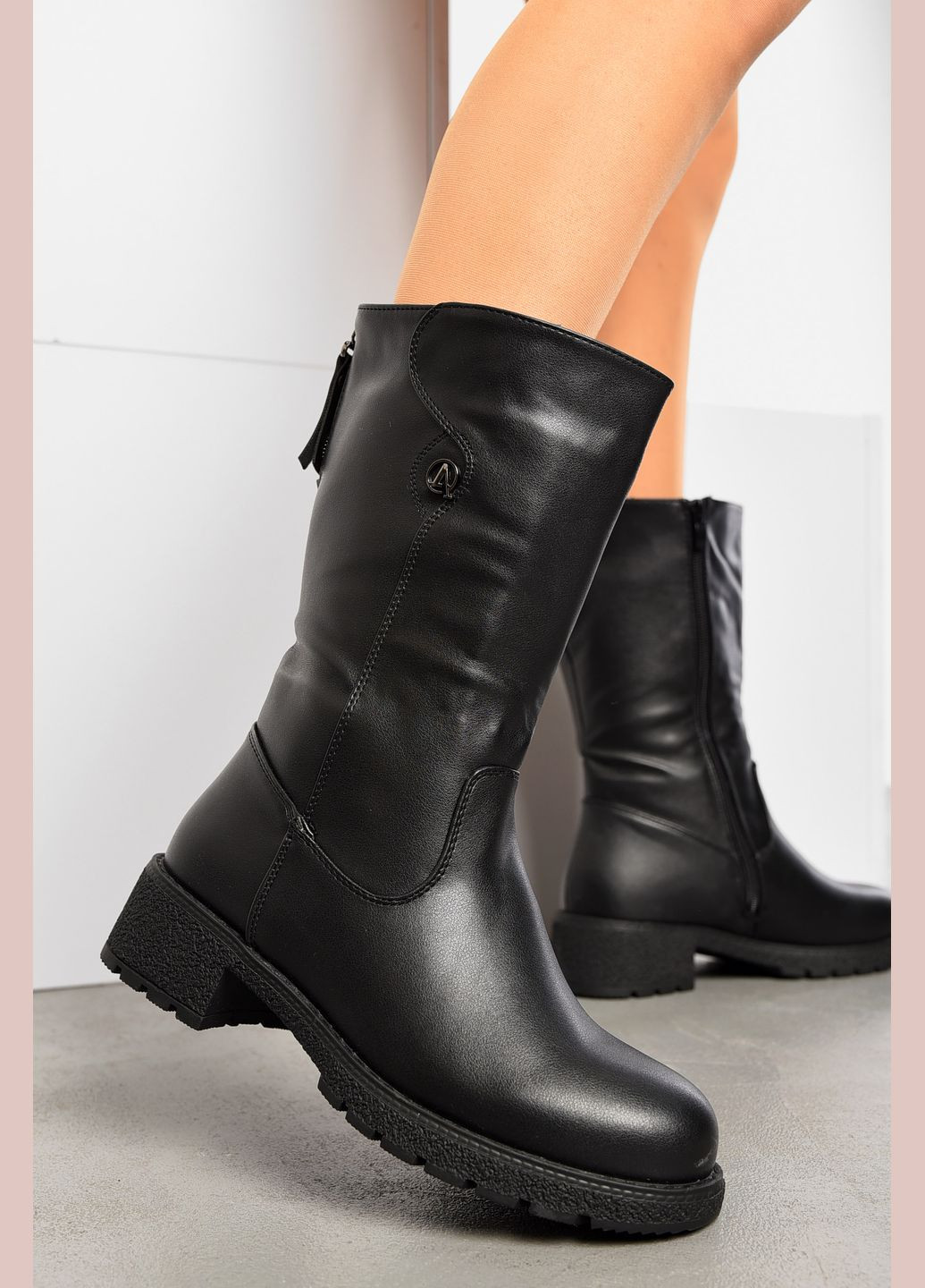 Зимние сапоги женские зимние на молнии черного цвета казаки Let's Shop