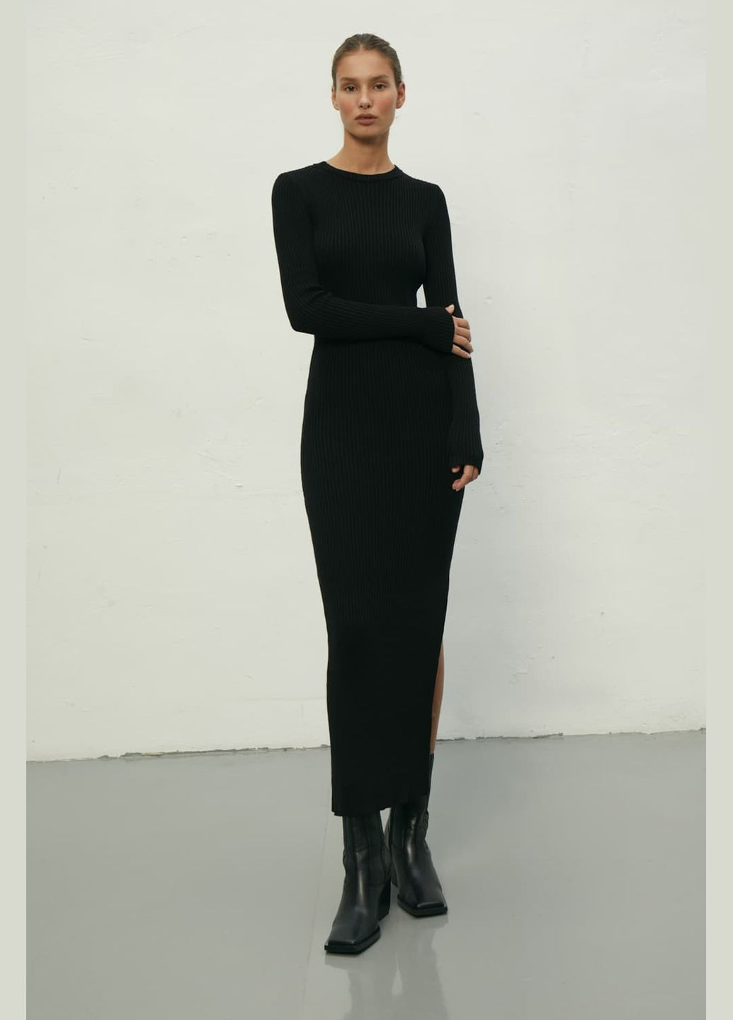 Чорна сукня з вирізом 2003 Papaya