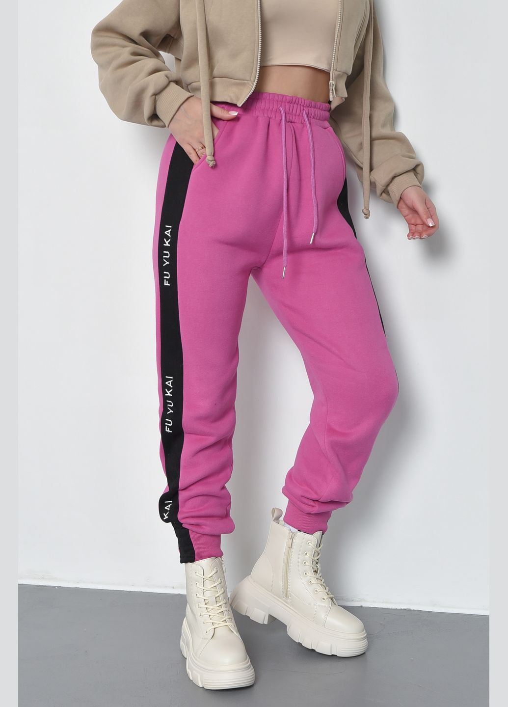 Спортивні штани жіночі на флісі бузкового кольору Let's Shop (285779395)