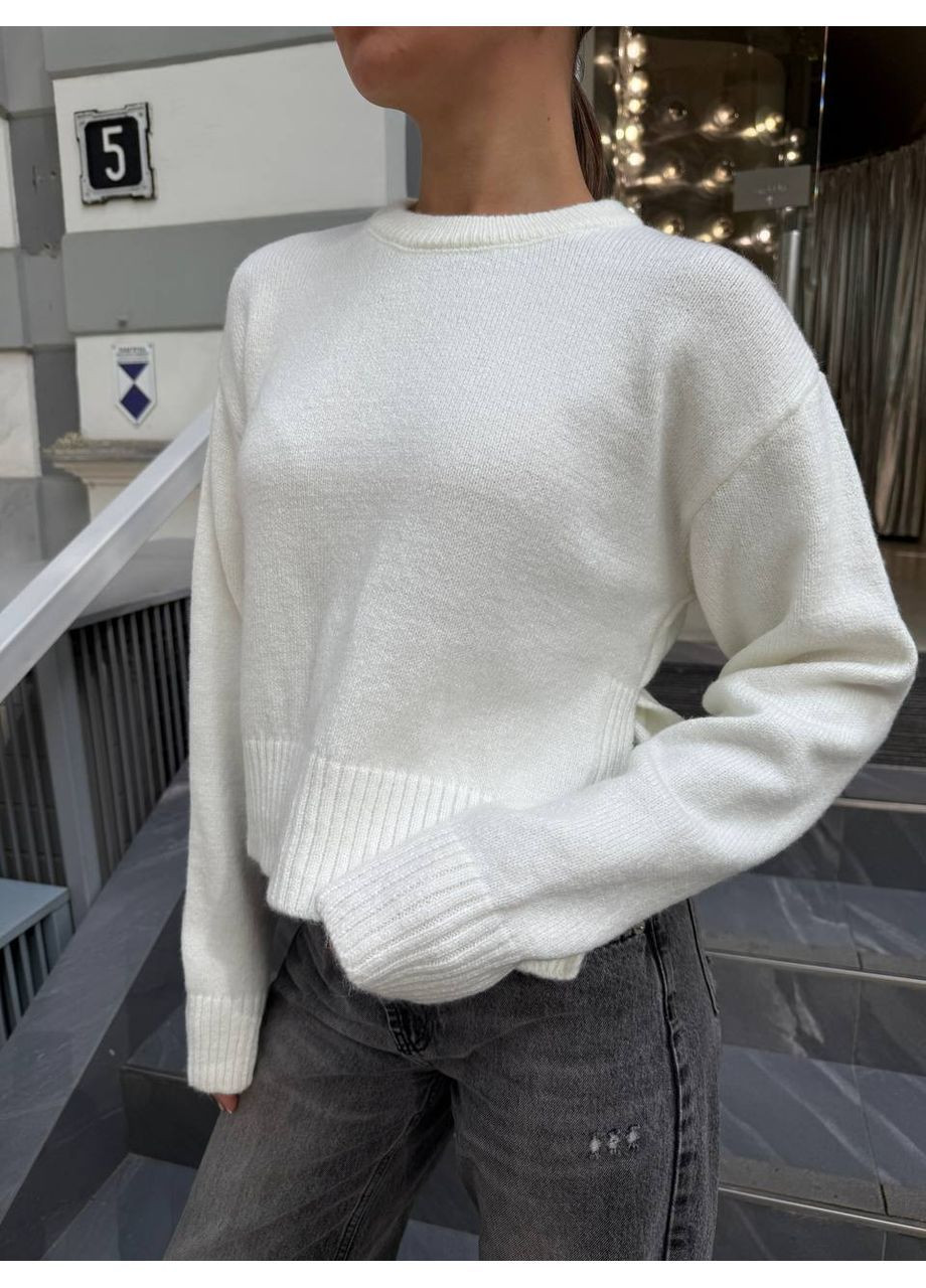 Молочний жіночий укорочений в'язаний светр з розрізами No Brand Б1466-137/4