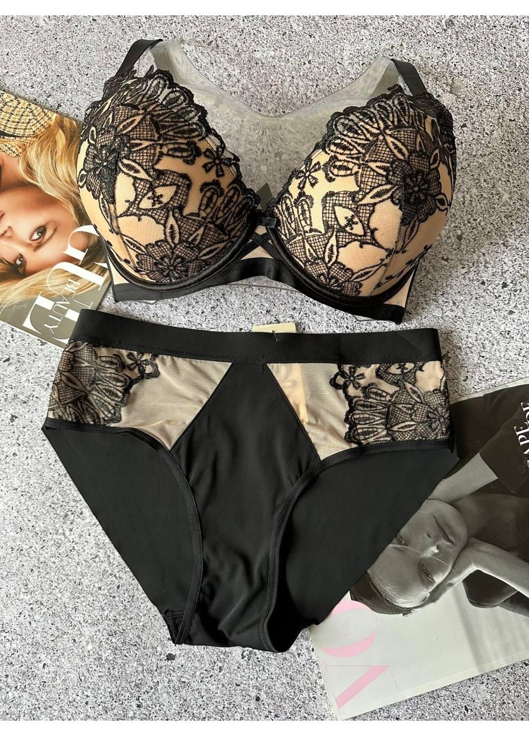 Черный комплект женского белья на чашку d черный Weiyesi