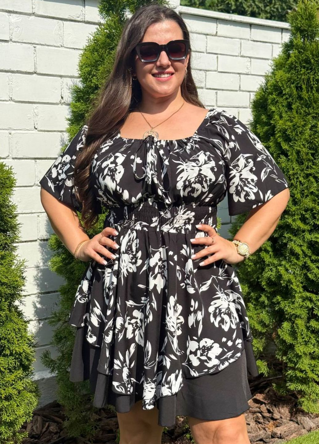 Изысканный легкий летний комбинезон шорты с цветочным узором и имитацией юбки. Tik-Tak комбинезон-шорты цветочный чёрный повседневный софт