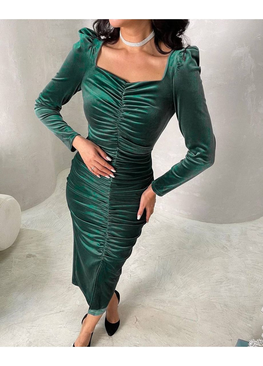 Изумрудное праздничный элегантное бархатное платье меди — замеры в описании силуэтная Vione однотонное