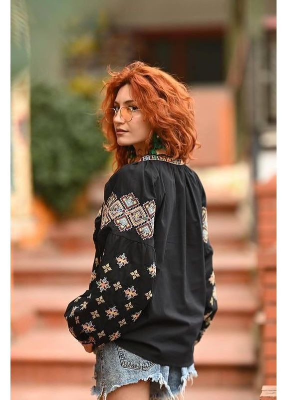 Чорна колоритна чорна блуза вишиванка з геометричним орнаментом, жіноча сорочка з вишивкою, етно рубашка вишита візерунок геометричний пряма, вільна бавовна, поліестер (352189083)