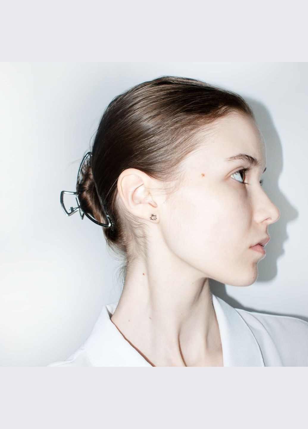 Серьги гвоздики мини кавайные с Hello Kitty с камушком азиатский минимализм милые в стиле coquette fairycore лолита аниме к-поп No Brand (311600840)