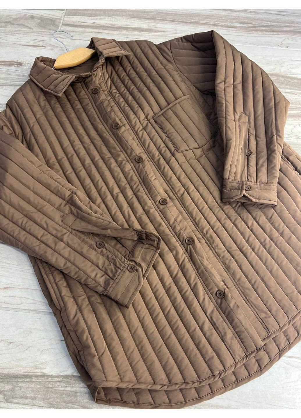 Коричнева демісезонна куртка жіноча 9089 сорочка подовжена оверсайз стьобана демісезонна one size Lady yep