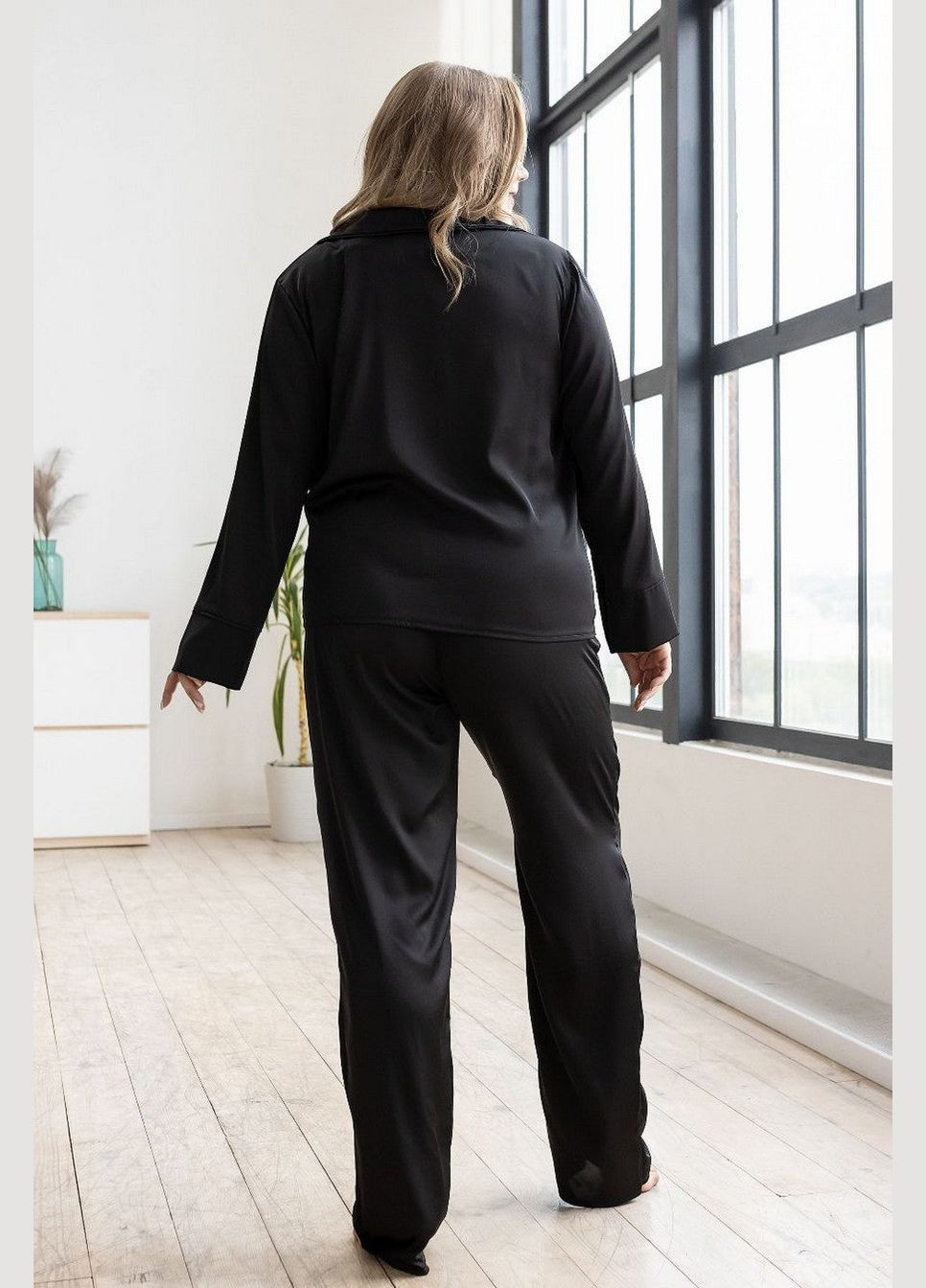 Чорна всесезон шовкова піжама на ґудзиках сорочка + брюки MiaNaGreen П1300 black