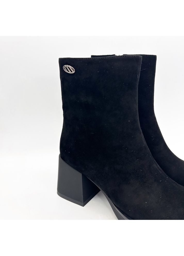 Черные демисезонная ботильоны (р) замша 0-1-1-lv-1171-01b-015b Danler